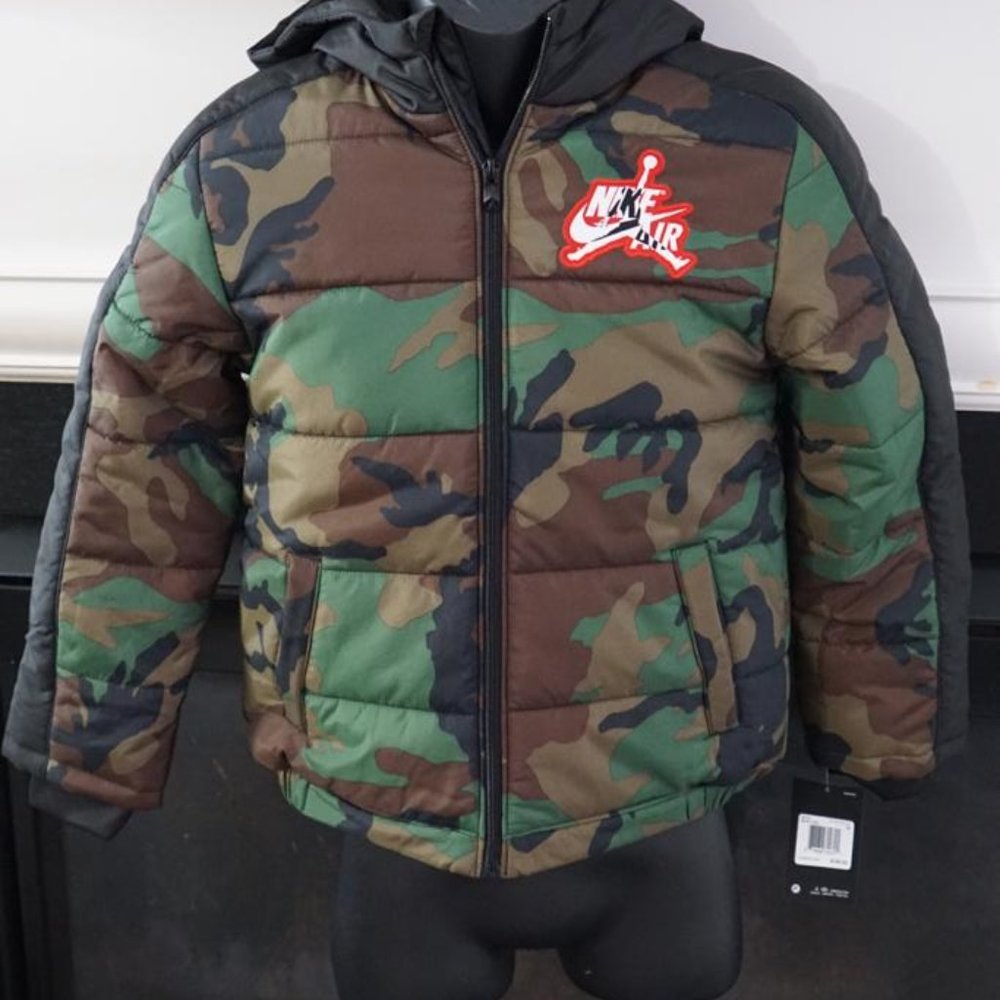 New Nike Air Jordan Jumpman Boys Puffer Jacket (957917-023)